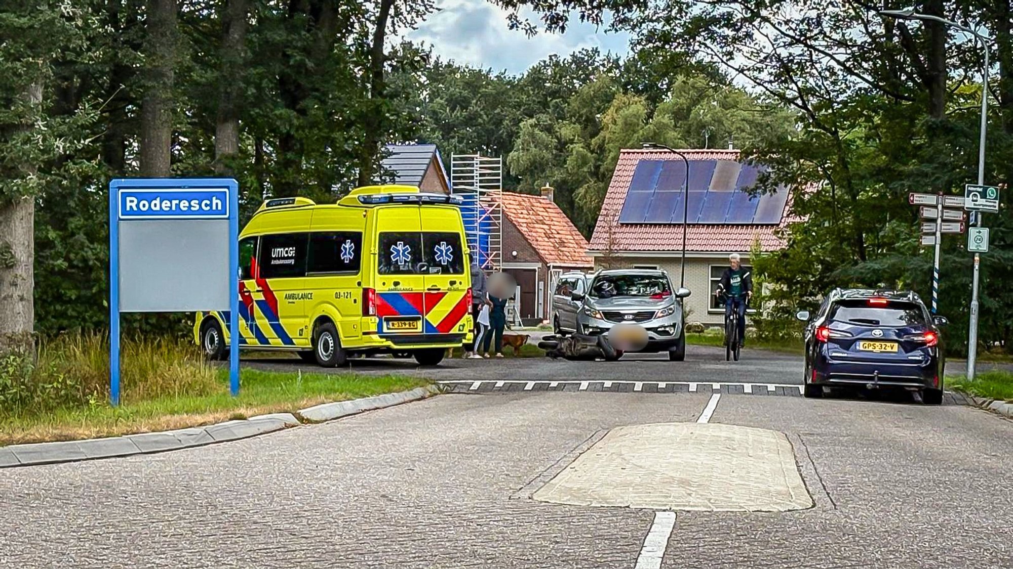 Scooterrijder lichtgewond bij ongeval op N373 in Roderesch