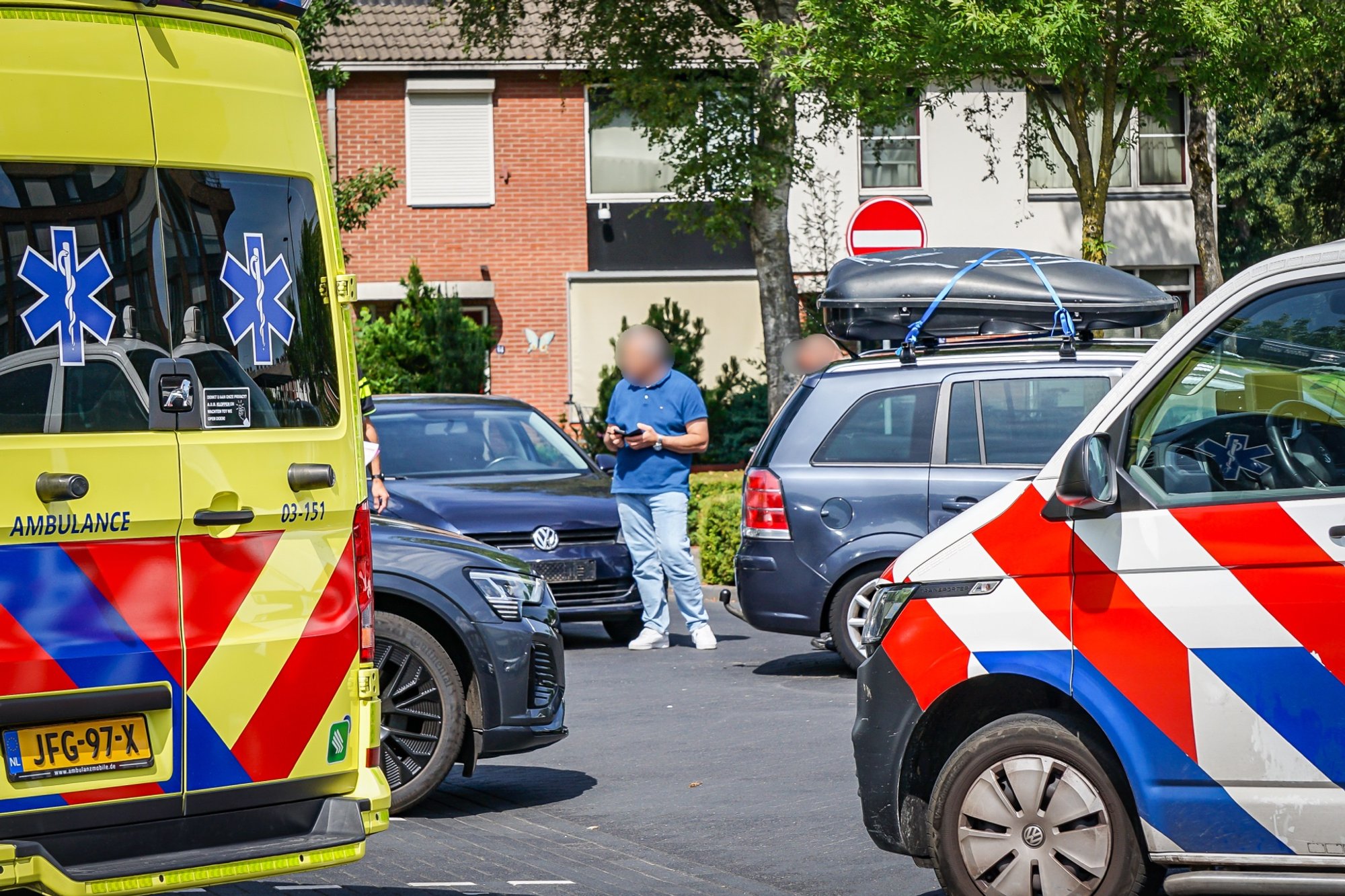 Twee auto’s botsen op parkeerplaats aan De Grote Beer in Hoogeveen