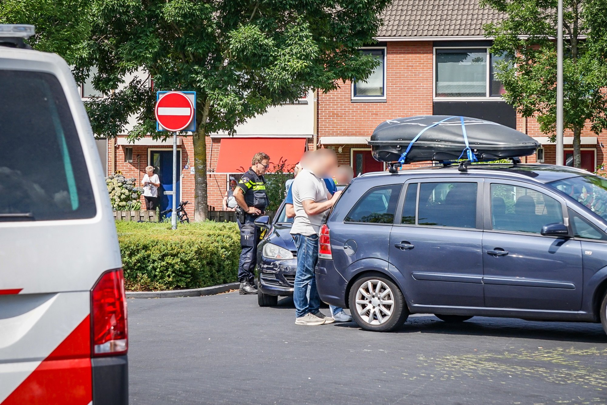 Twee auto’s botsen op parkeerplaats aan De Grote Beer in Hoogeveen