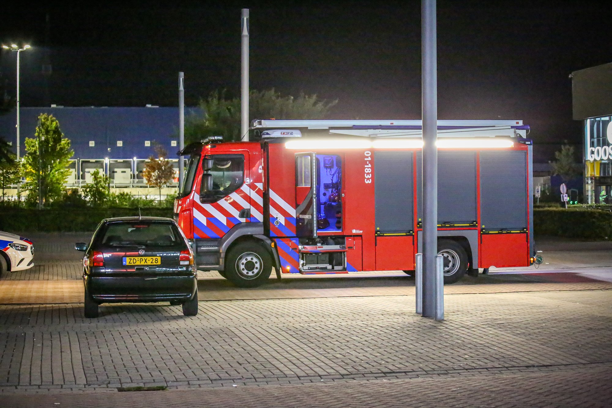 Voertuigbrand aan Roskildeweg in Groningen